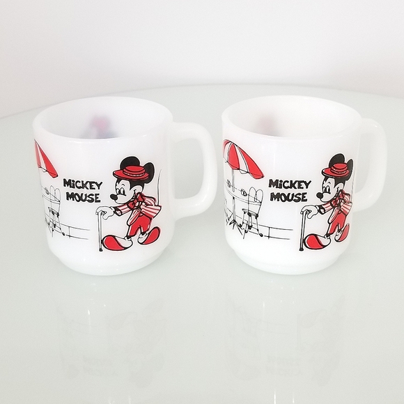 Vintage Mickey & Minnie Glasbake mugs - Picture 3 of 8